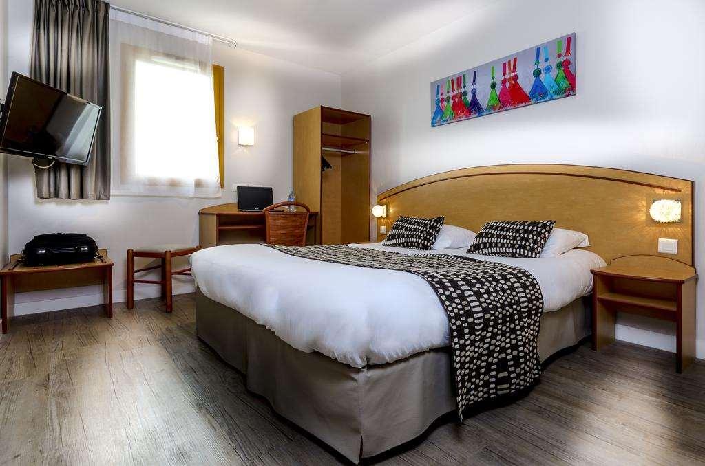 Brit Hotel Quimper Nord Ergue-Gaberic Ruang foto