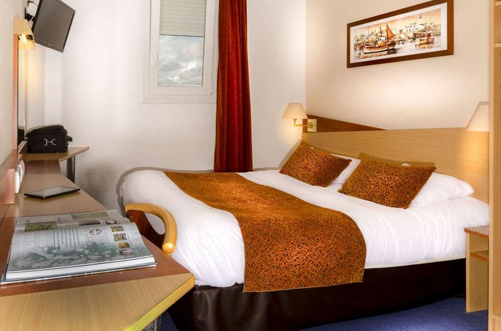 Brit Hotel Quimper Nord Ergue-Gaberic Ruang foto
