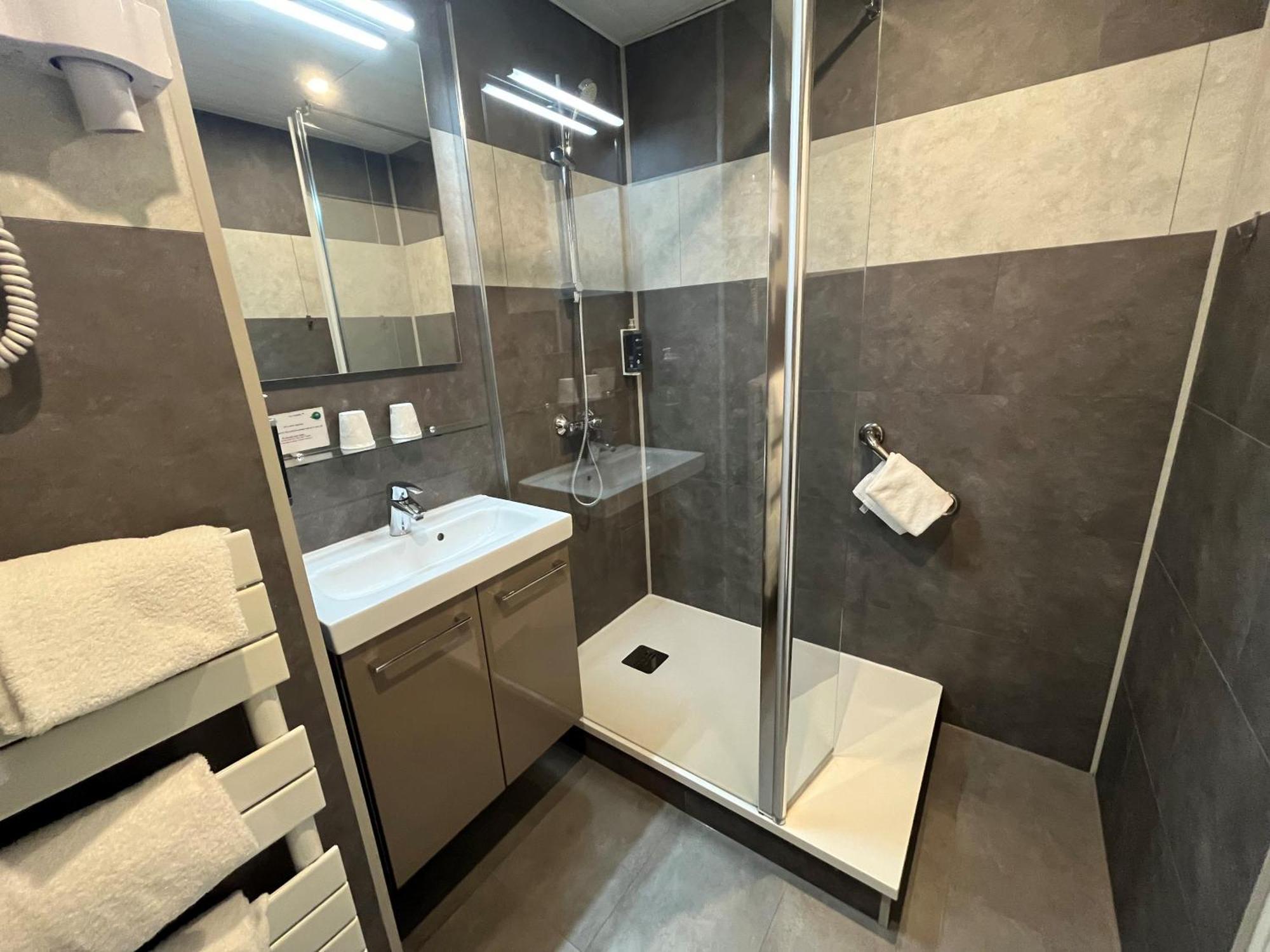 Brit Hotel Quimper Nord Ergue-Gaberic Bagian luar foto